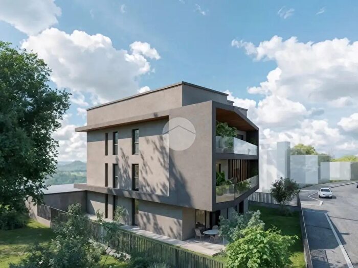 Appartamento quadrilocale in vendita in Via Piemonte, Rho