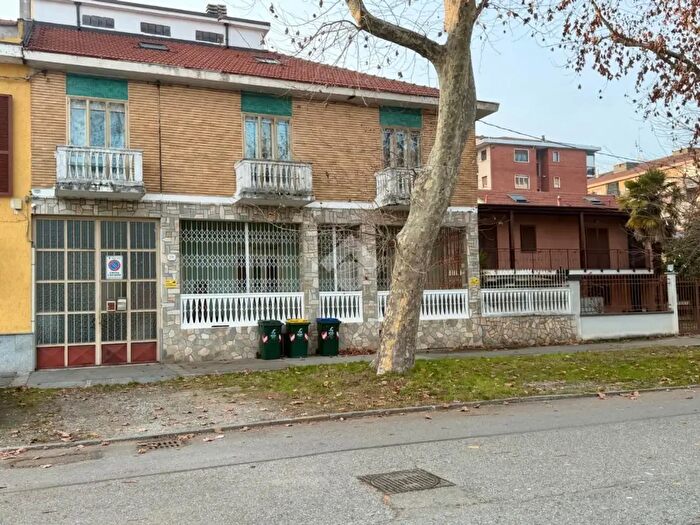 Casa con 11 locali in vendita in Via Amedeo Modigliani, Torino