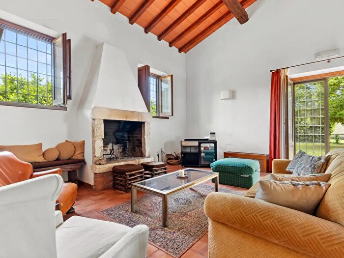 Casa con 15 locali in vendita in Via Piana Perina, Riano