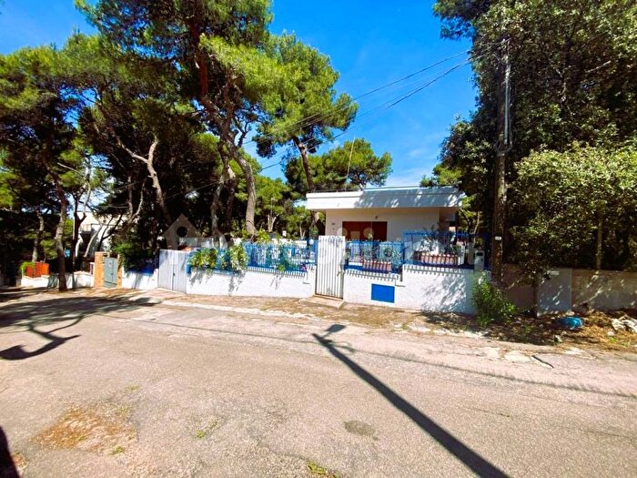 Casa quadrilocale in affitto in Viale degli Oleandri, Monti D'Arena Bosco Caggione, Pulsano