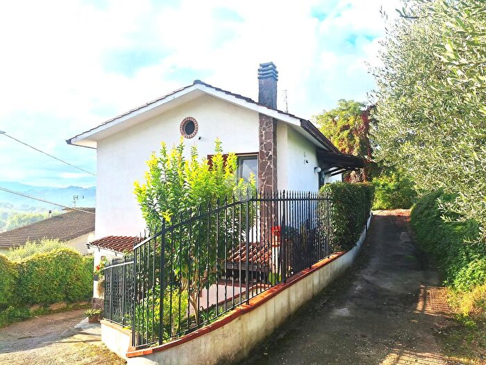 Casa quadrilocale in vendita in Via Palianese Sud, Paliano