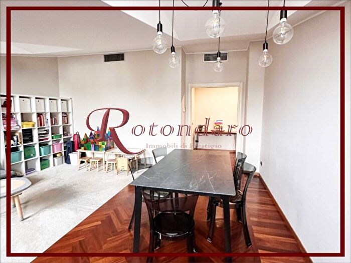 Appartamento con 5 locali in affitto in Via San Vittore, San Vittore, Milano