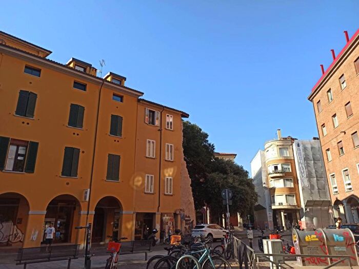 Casa trilocale in affitto in Via Luigi Zamboni, Irnerio, Bologna