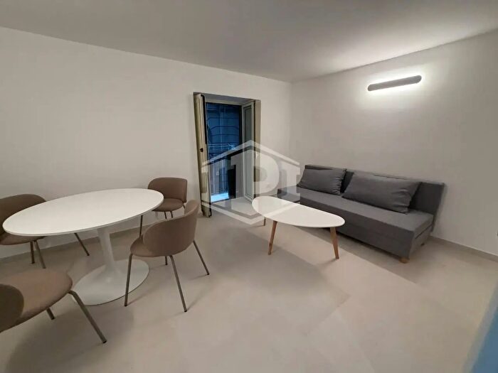 Appartamento bilocale in affitto in Via Giovanni Nicotera, Napoli