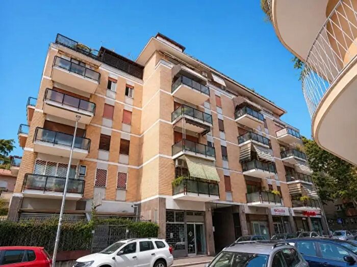 Appartamento bilocale in vendita in Via Veglia, Roma