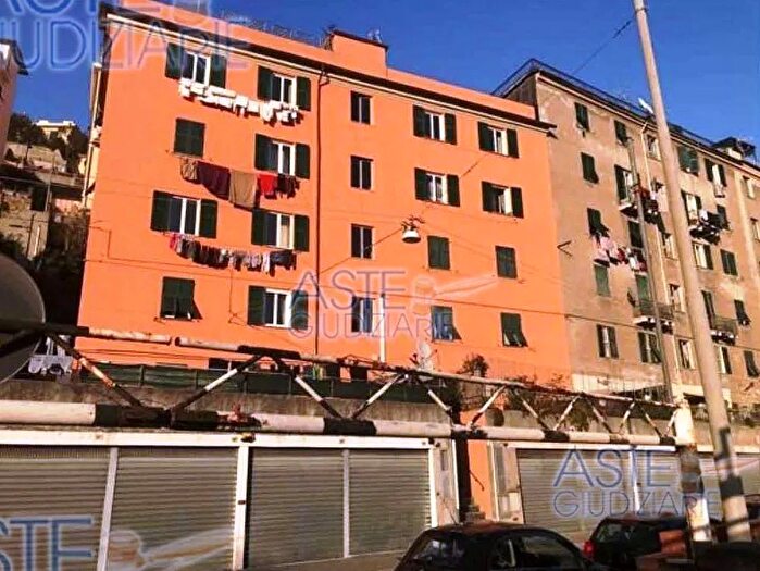 Appartamento trilocale in vendita in Via Sergio Piombelli Genova, Genova