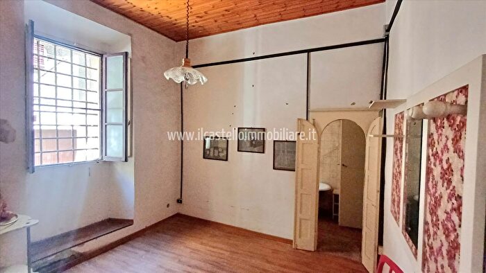 Appartamento trilocale in vendita in Corso Giuseppe Garibaldi, Sarteano