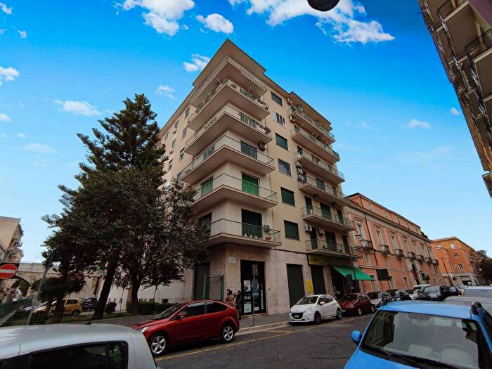 Appartamento trilocale in affitto in Via Cesare Battisti, Ferrarecce Università, Caserta