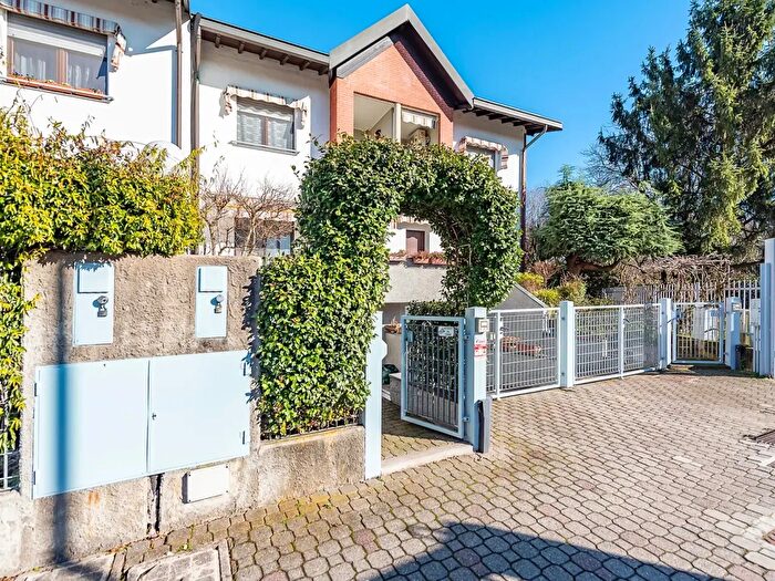 Case in Vendita e in Affitto - 2