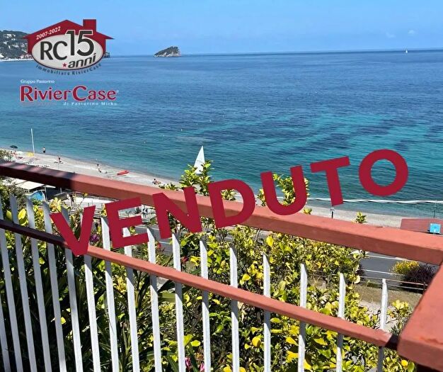 Appartamento trilocale in vendita in Spotorno Savona Sv, Noli