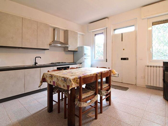 Appartamento trilocale in affitto in Viale Della Resistenza, Bressana, Bressana Bottarone