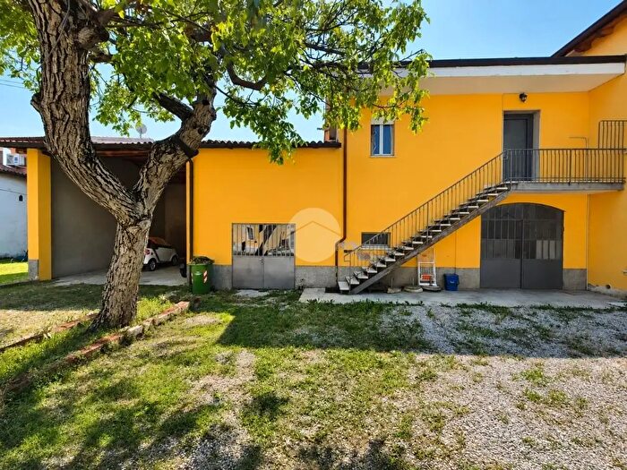 Appartamento quadrilocale in vendita in Via Dosso, Castelnuovo Del Garda