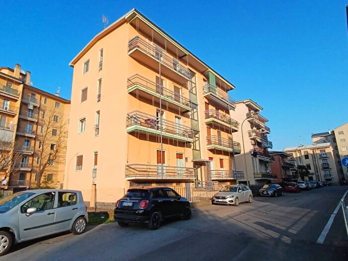 Appartamento trilocale in affitto in Via Agostino da Lodi, Fanfani, Lodi