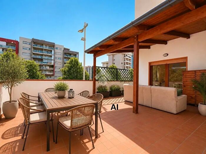 Appartamento trilocale in vendita in Viale Giacomo Mancini, Cosenza
