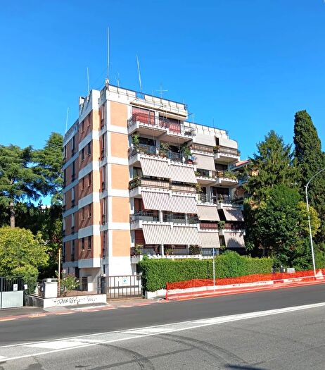 Appartamento quadrilocale in vendita in Viale Egeo, Roma