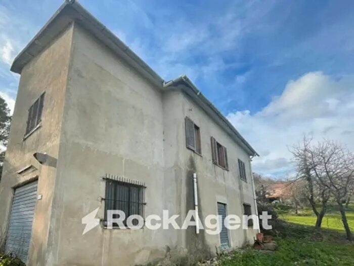 Casa quadrilocale in vendita in Via Borgo San Martino, Altavilla Silentina
