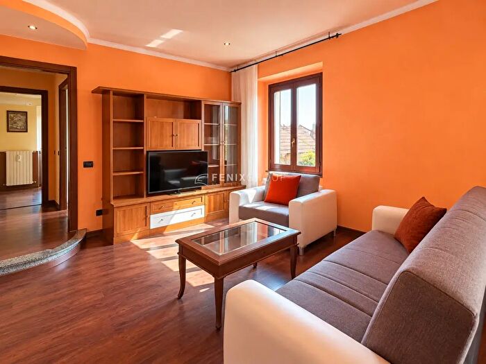 Appartamento trilocale in vendita in Via Carlo Buttafava, Casatenovo