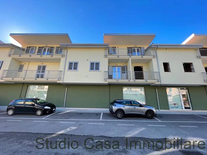 Appartamento quadrilocale in vendita in Via Provinciale, Marsicovetere