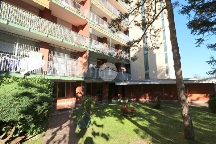 Appartamento quadrilocale in vendita in Via Perfetti, Rho