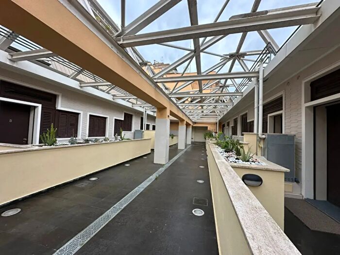 Appartamento bilocale in vendita in Viale di Trastevere, Roma