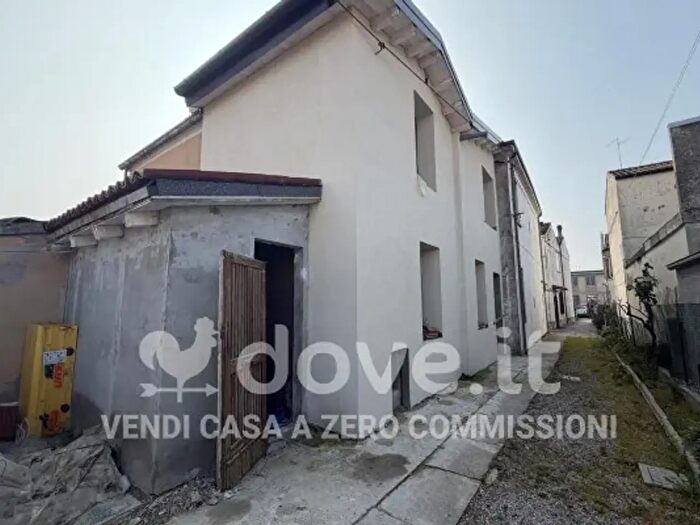 Appartamento bilocale in vendita in Via dell'Aeroporto, Ferrara