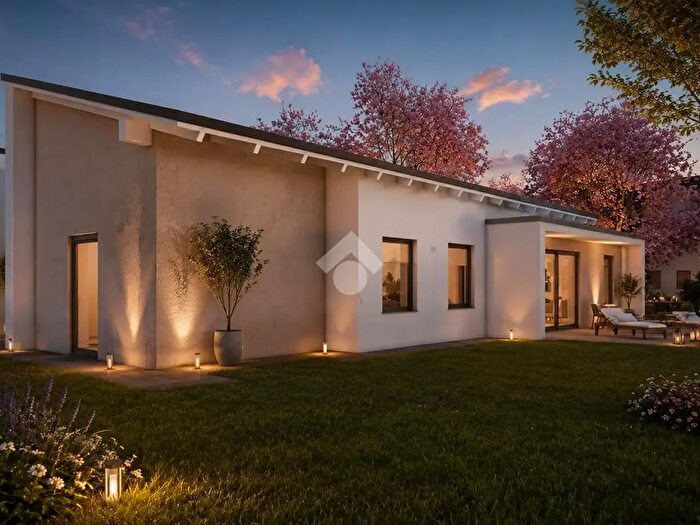Casa con 5 locali in vendita in Via Emilia Est, Rubiera
