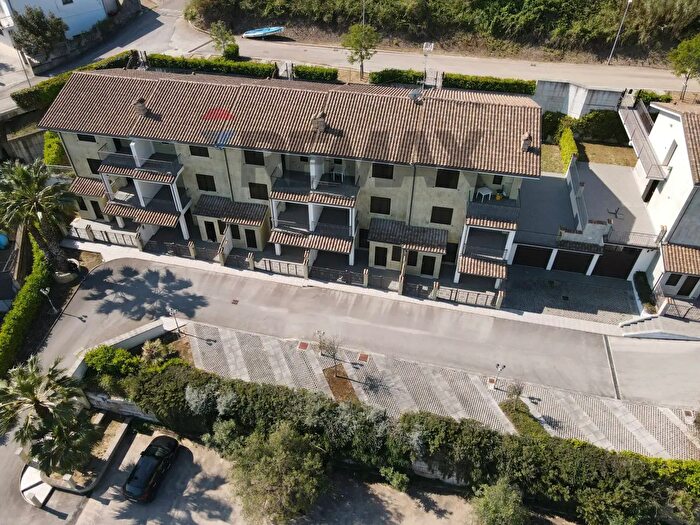 Appartamento trilocale in vendita in Via Adriatica Nord, San Vito Chietino