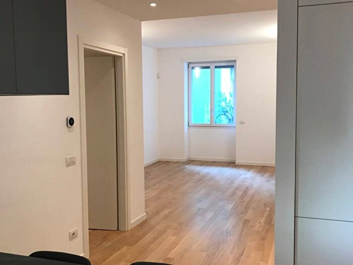 Appartamento trilocale in affitto in Via Piero della Francesca, Sempione, Milano