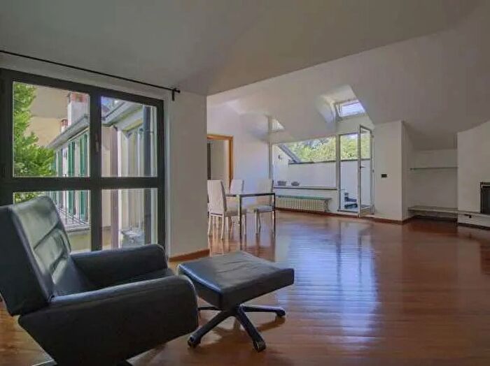 Appartamento trilocale in affitto in Piazza della Motta, Varese