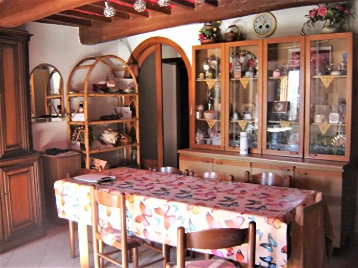 Casa con 7 locali in vendita in Montecarlo