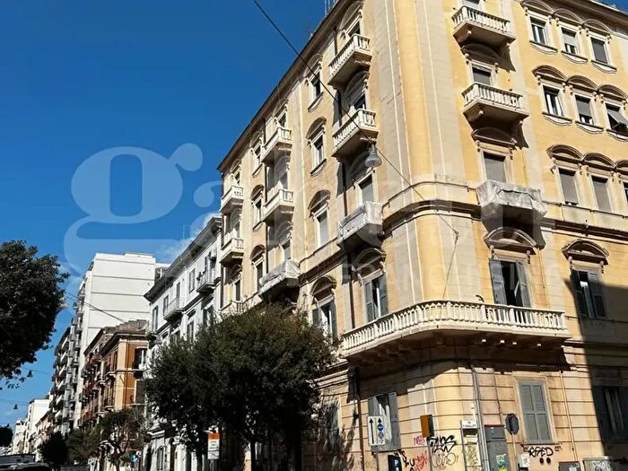 Appartamento quadrilocale in affitto in Corso Umberto, Taranto