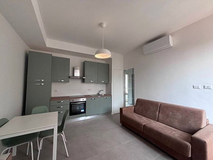 Appartamento bilocale in affitto in Via Giacomo Watt, Barona, Milano