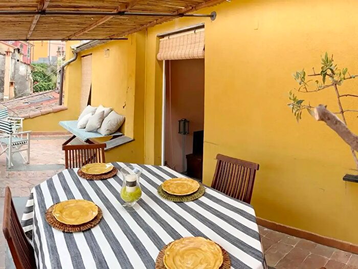 Appartamento trilocale in affitto in Lerici