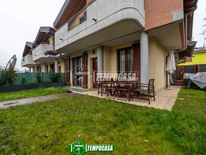 Casa quadrilocale in vendita in Via Giorgio Gaber, Cavenago Di Brianza