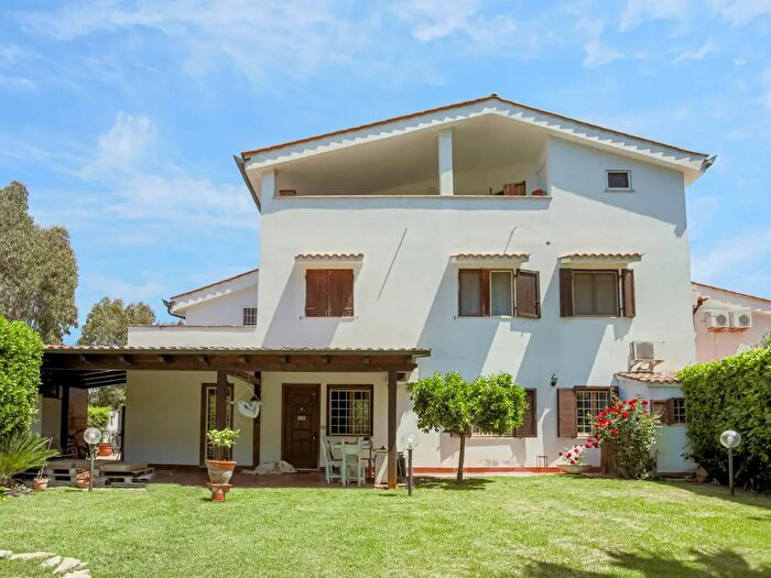 Casa trilocale in vendita in Via Epaminonda, Roma