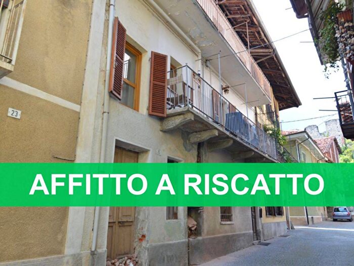 Appartamento trilocale in affitto in Via del Castello, Centro, Rocca Canavese
