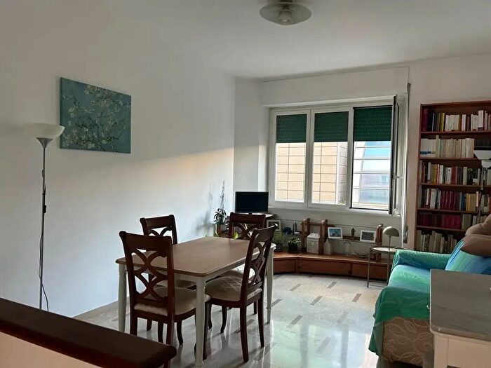 Appartamento trilocale in affitto in Via Tunisi, Roma