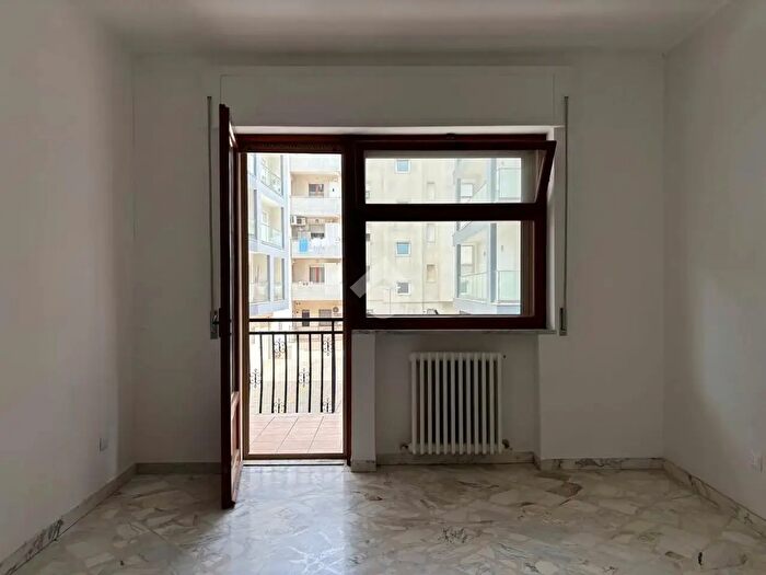 Appartamento trilocale in affitto in Via Francesco Petrarca, Martina Franca