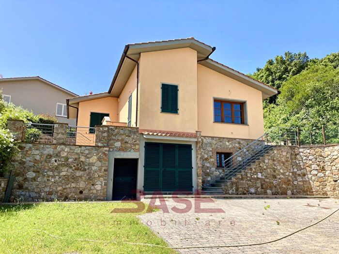 Casa con 6 locali in vendita in Via BBuontalentiNibbiaia, Rosignano Marittimo
