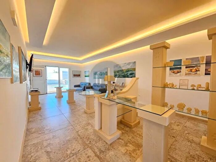 Appartamento con 5 locali in vendita in Via Cristoforo Colombo, Martano