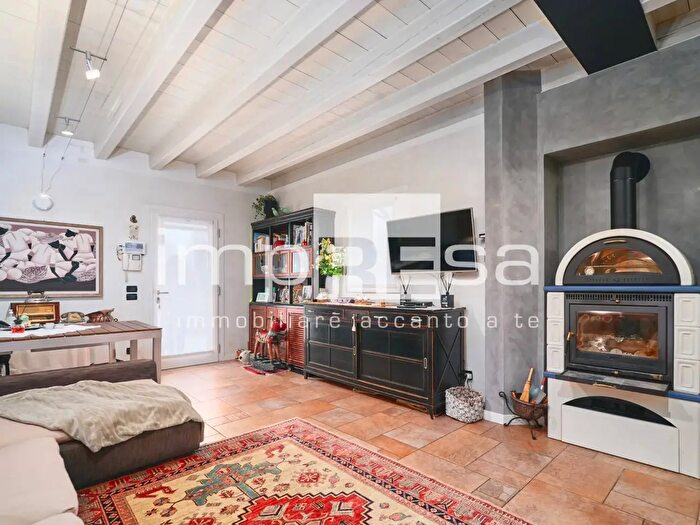 Casa con 5 locali in vendita in Via Divisione Alpina Tridentina, Zero Branco