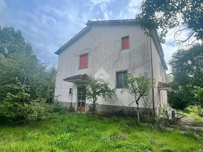 Casa con 7 locali in vendita in Via Giunture, SantApollinare