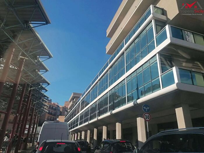 Appartamento con 6 locali in vendita in Piazzale Rosselli, Agrigento