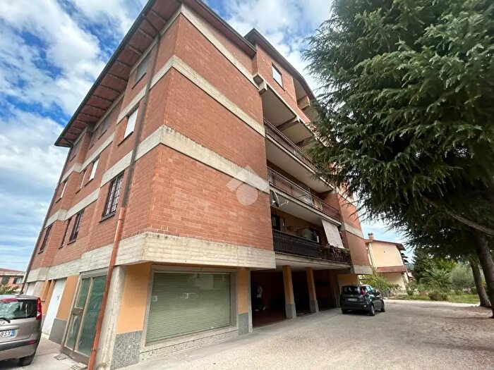 Appartamento quadrilocale in vendita in Via Aldo Moro, Torgiano