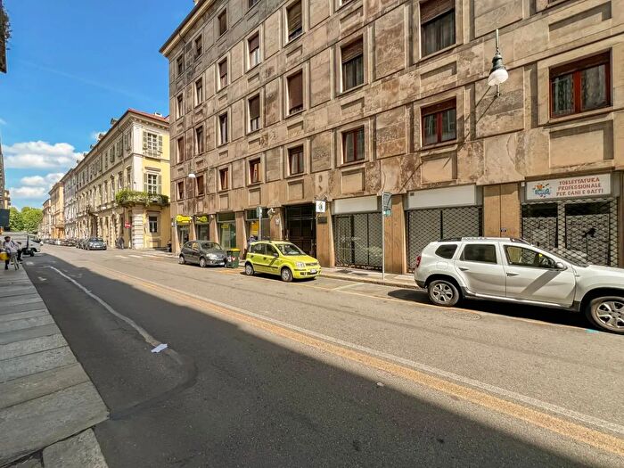 Appartamento quadrilocale in vendita in Via Bligny, Torino
