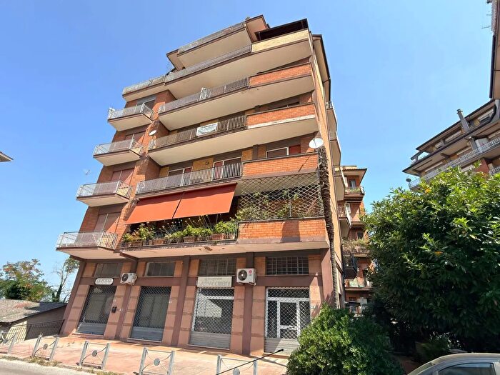 Appartamento quadrilocale in vendita in Via Cosenza, Frosinone