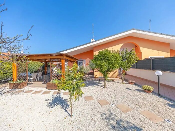 Casa con 6 locali in vendita in Via del Fosso dellOsa, Roma