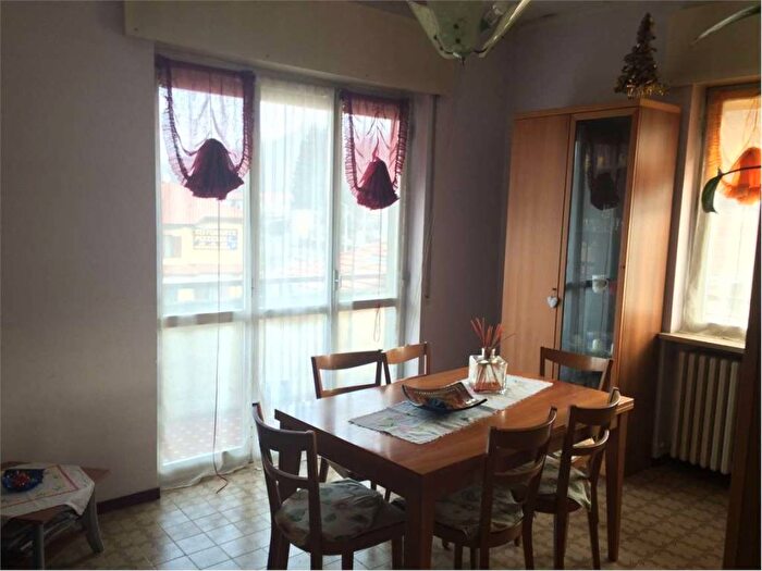 Appartamento trilocale in affitto in Cascine Maggio, Castronno
