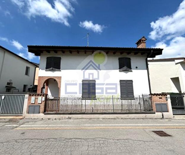 Casa con 6 locali in vendita in Via XXV Aprile, Gerre De Caprioli