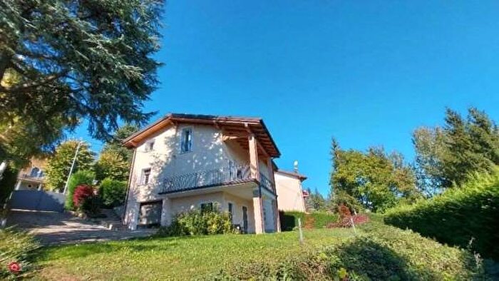 Casa con 6 locali in vendita in Viale delle Nazioni, Serramazzoni